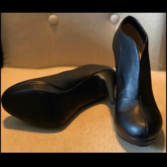 Audrey Brooke-Boots - Picture 2 of 2